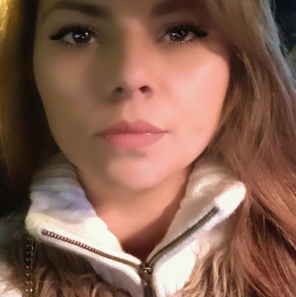 Meet your Posher, Kimberly - Picture 1 of 1